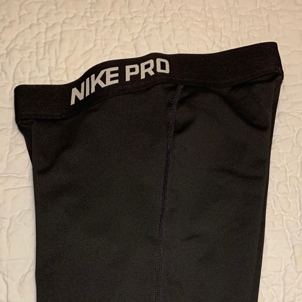 cropped nike pro leggings